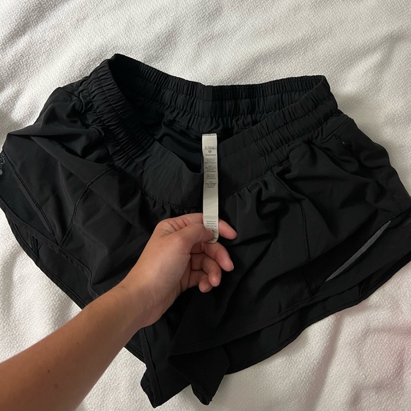 Black Lululemon Hotty Hot - Picture 2 of 3